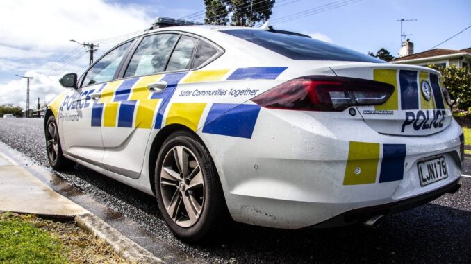 Com - police car