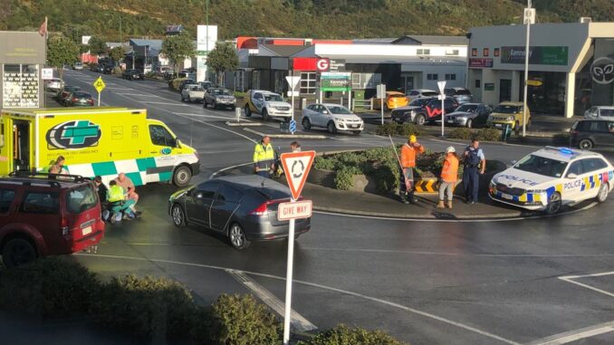 News - car vs scooter ihakara