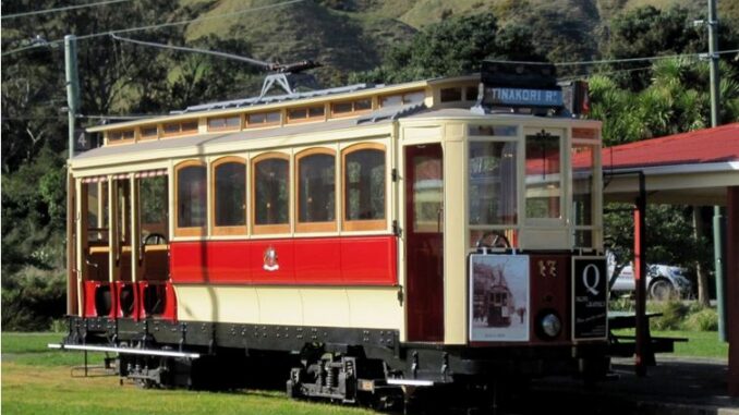 COM - Tram 17 restored